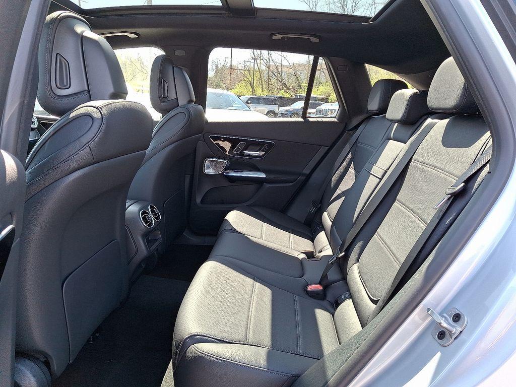 new 2025 Mercedes-Benz GLC 300 car, priced at $59,115