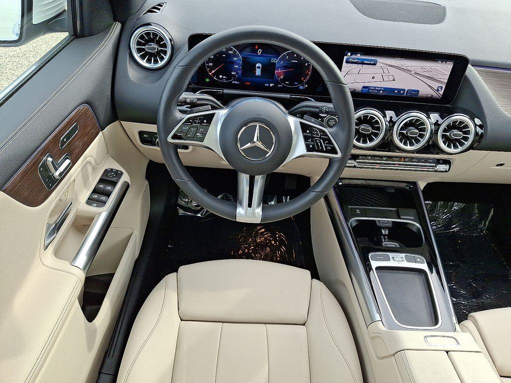 used 2025 Mercedes-Benz GLA 250 car, priced at $41,998