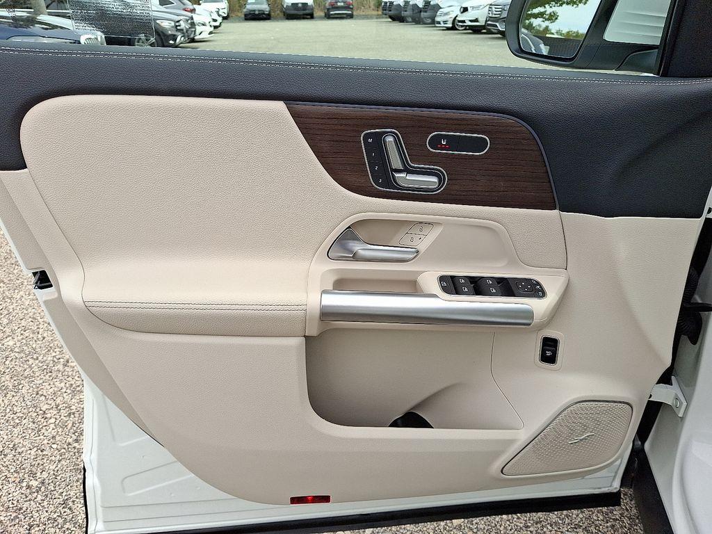 used 2025 Mercedes-Benz GLA 250 car, priced at $41,998