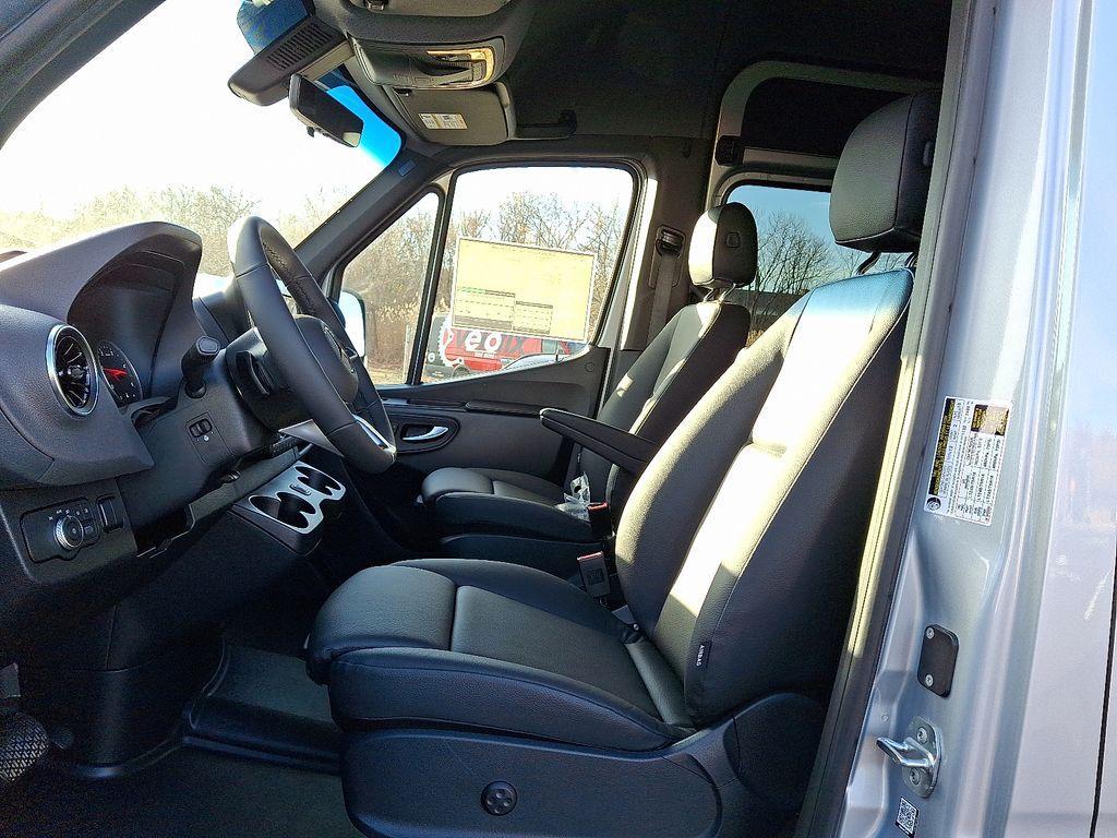 new 2025 Mercedes-Benz Sprinter 2500 car, priced at $91,016