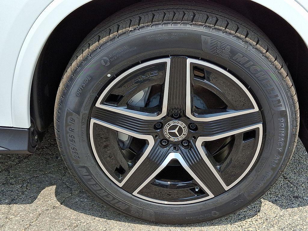 new 2025 Mercedes-Benz GLC 300 car, priced at $66,820