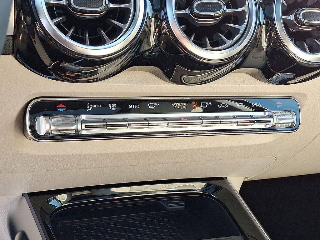 new 2025 Mercedes-Benz GLB 250 car, priced at $53,390
