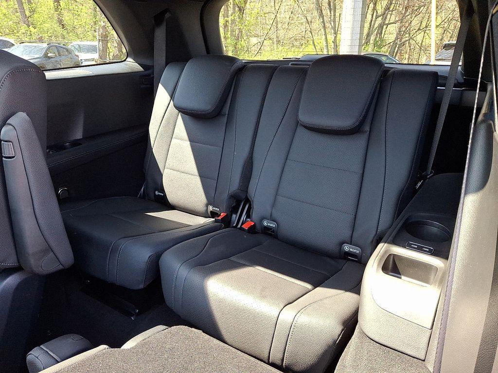 new 2025 Mercedes-Benz GLS 450 car, priced at $95,685