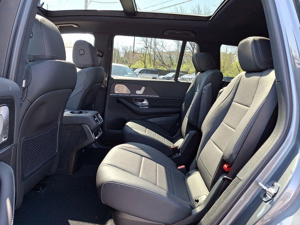 new 2025 Mercedes-Benz GLS 450 car, priced at $95,685