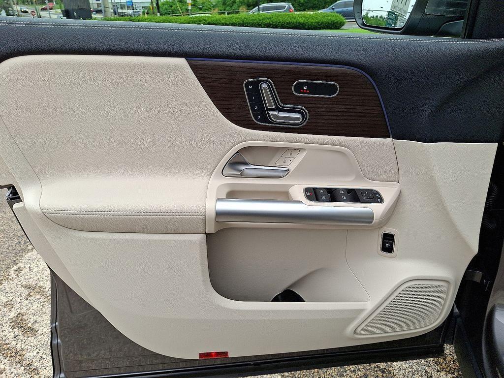 used 2025 Mercedes-Benz GLA 250 car, priced at $44,151