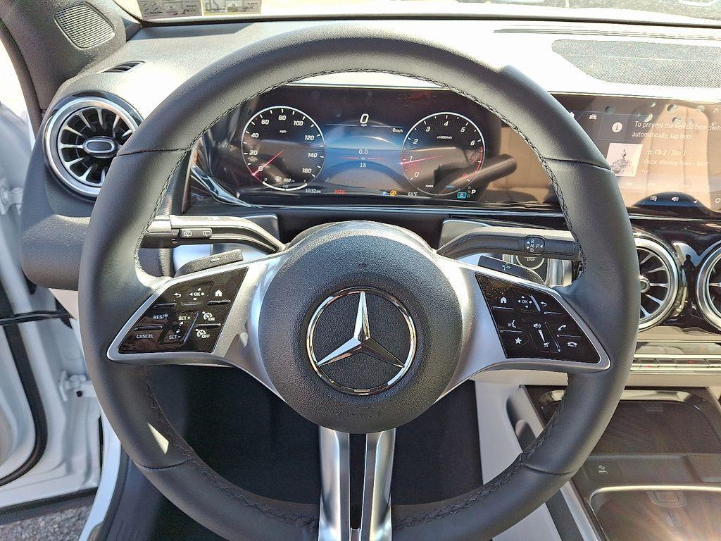new 2025 Mercedes-Benz GLB 250 car, priced at $51,420