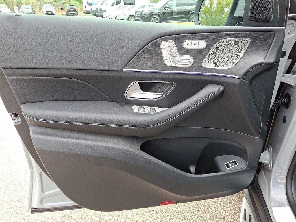 new 2026 Mercedes-Benz GLE 450 car, priced at $82,115