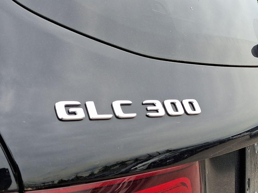 used 2022 Mercedes-Benz GLC 300 car, priced at $37,009