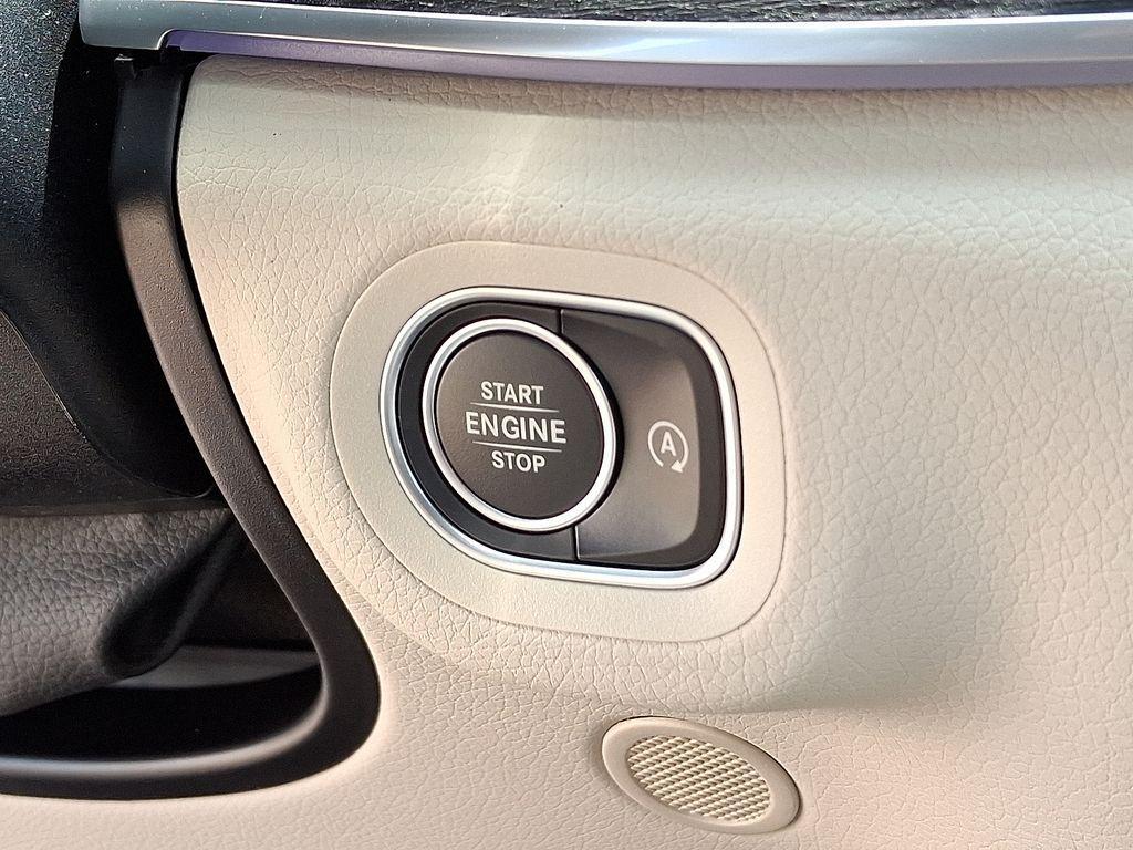 new 2025 Mercedes-Benz GLS 450 car, priced at $97,430