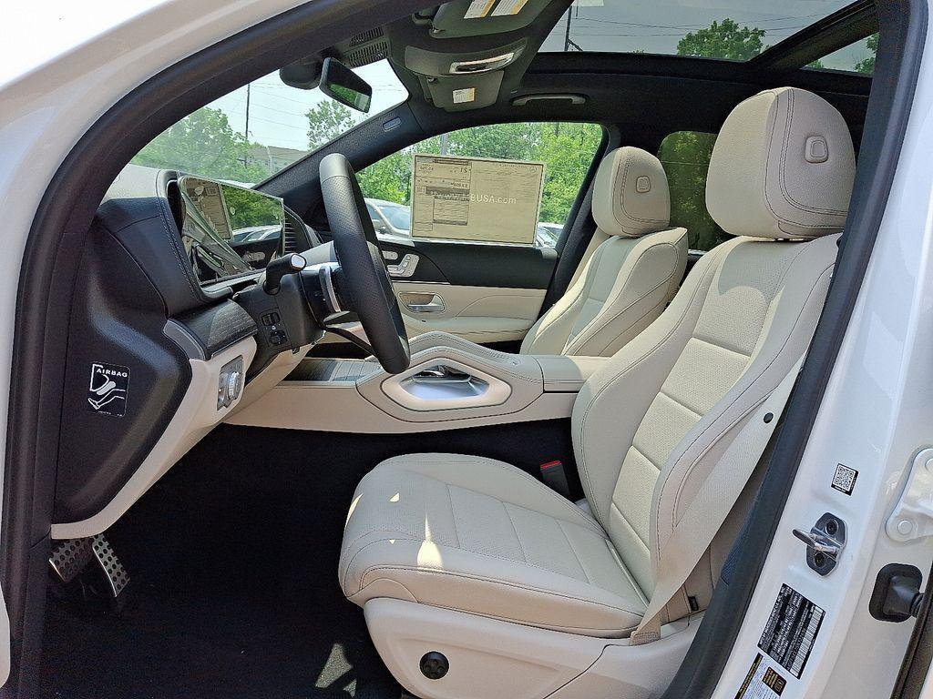 new 2025 Mercedes-Benz GLS 450 car, priced at $97,430