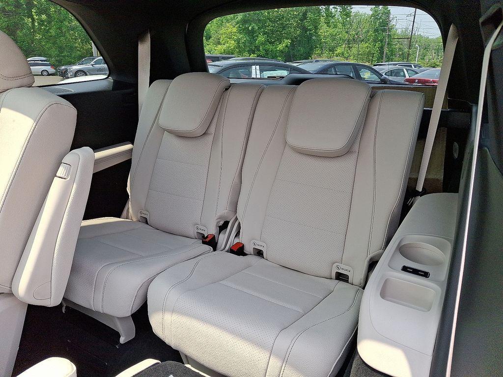 new 2025 Mercedes-Benz GLS 450 car, priced at $97,430