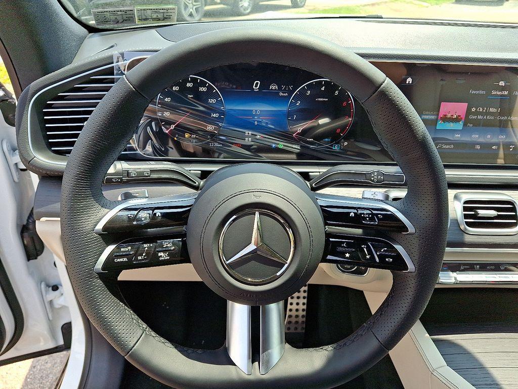 new 2025 Mercedes-Benz GLS 450 car, priced at $97,430