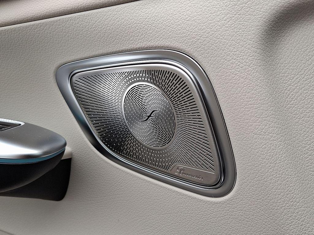 new 2025 Mercedes-Benz GLC 300 car, priced at $57,120