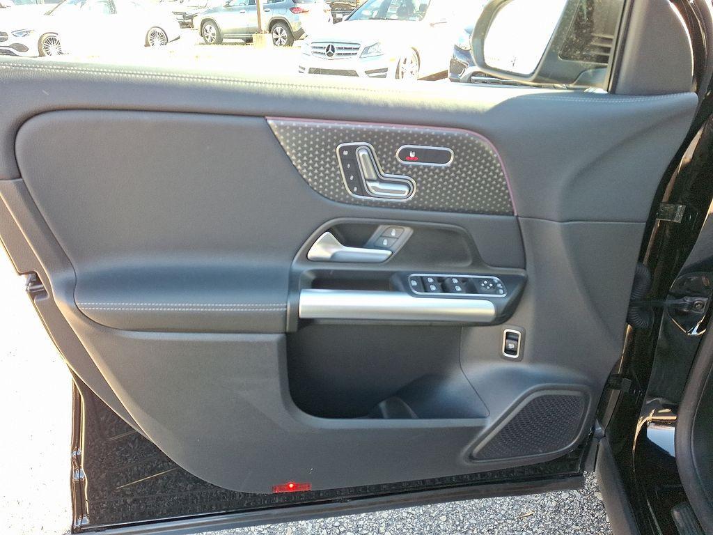 used 2025 Mercedes-Benz GLA 250 car, priced at $41,999