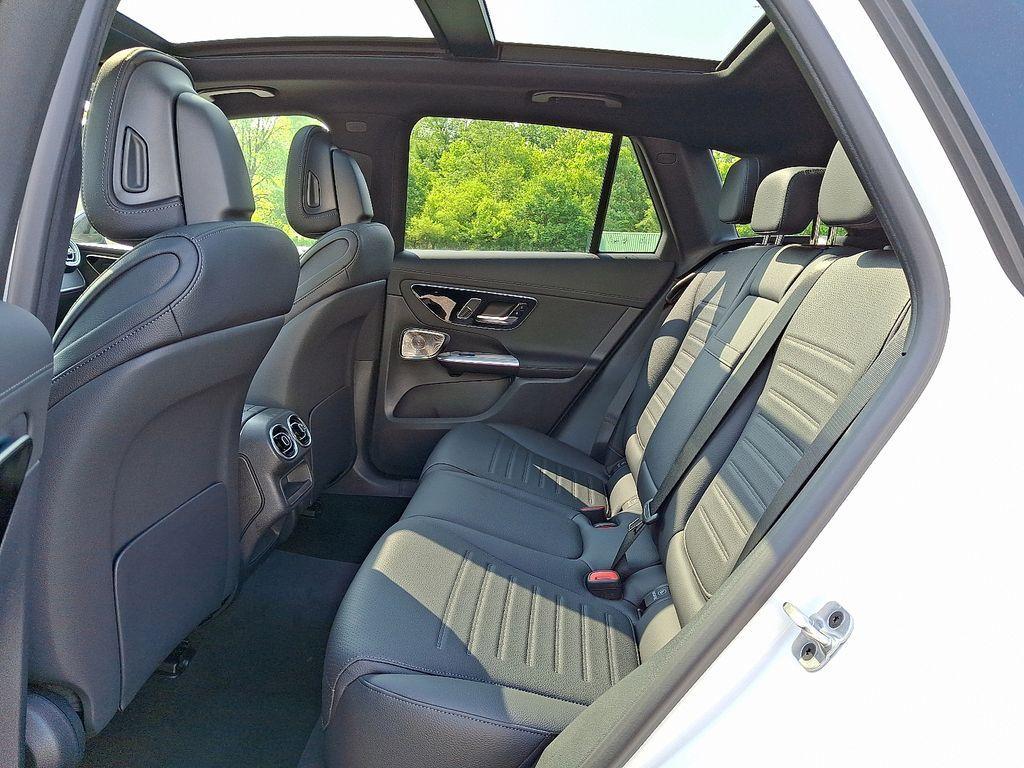 new 2025 Mercedes-Benz GLC 300 car, priced at $60,620