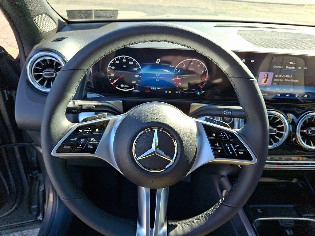 new 2025 Mercedes-Benz GLB 250 car, priced at $53,540