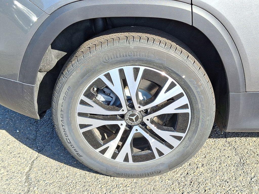 new 2025 Mercedes-Benz GLB 250 car, priced at $53,540