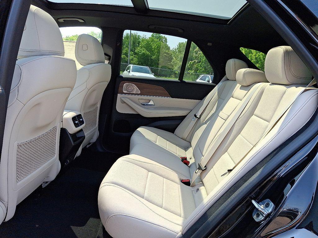 new 2025 Mercedes-Benz GLE 450e car, priced at $78,635