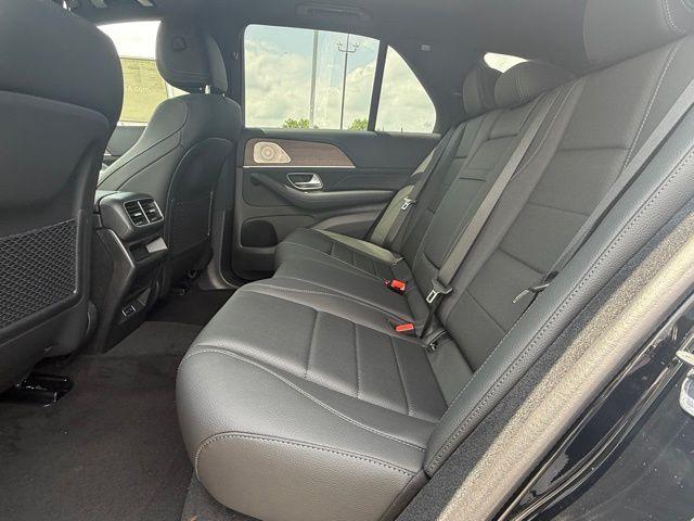 new 2025 Mercedes-Benz GLE 450 car, priced at $76,360