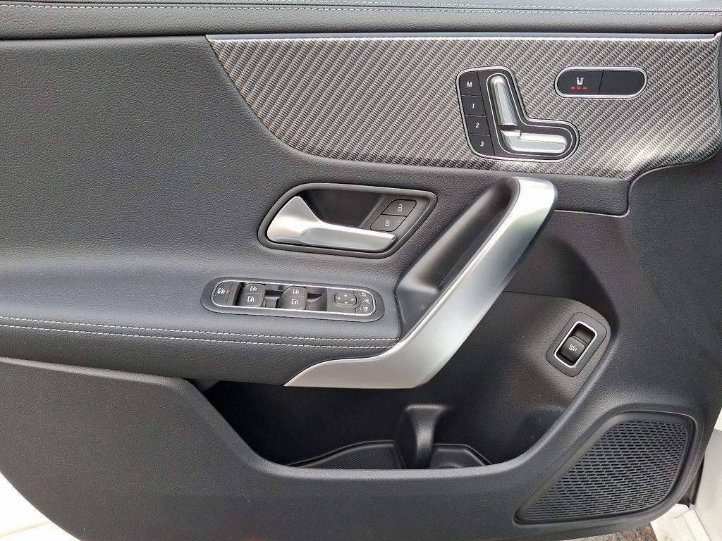 new 2025 Mercedes-Benz CLA 250 car, priced at $48,085