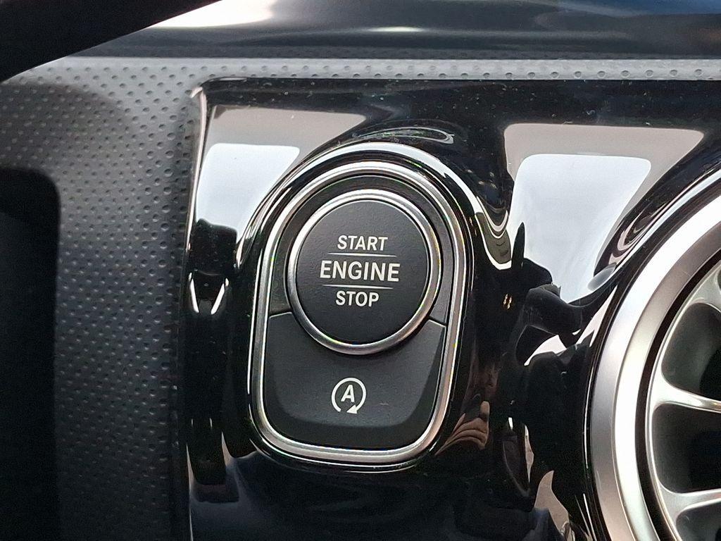 new 2025 Mercedes-Benz CLA 250 car, priced at $48,085