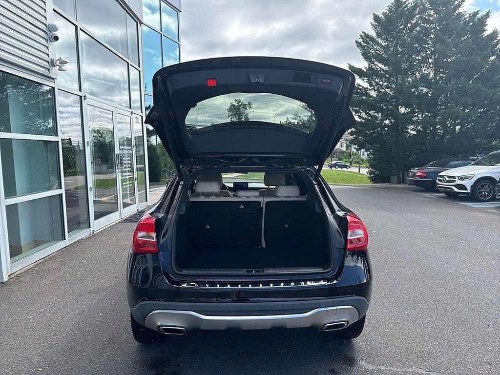 used 2020 Mercedes-Benz GLA 250 car, priced at $20,229