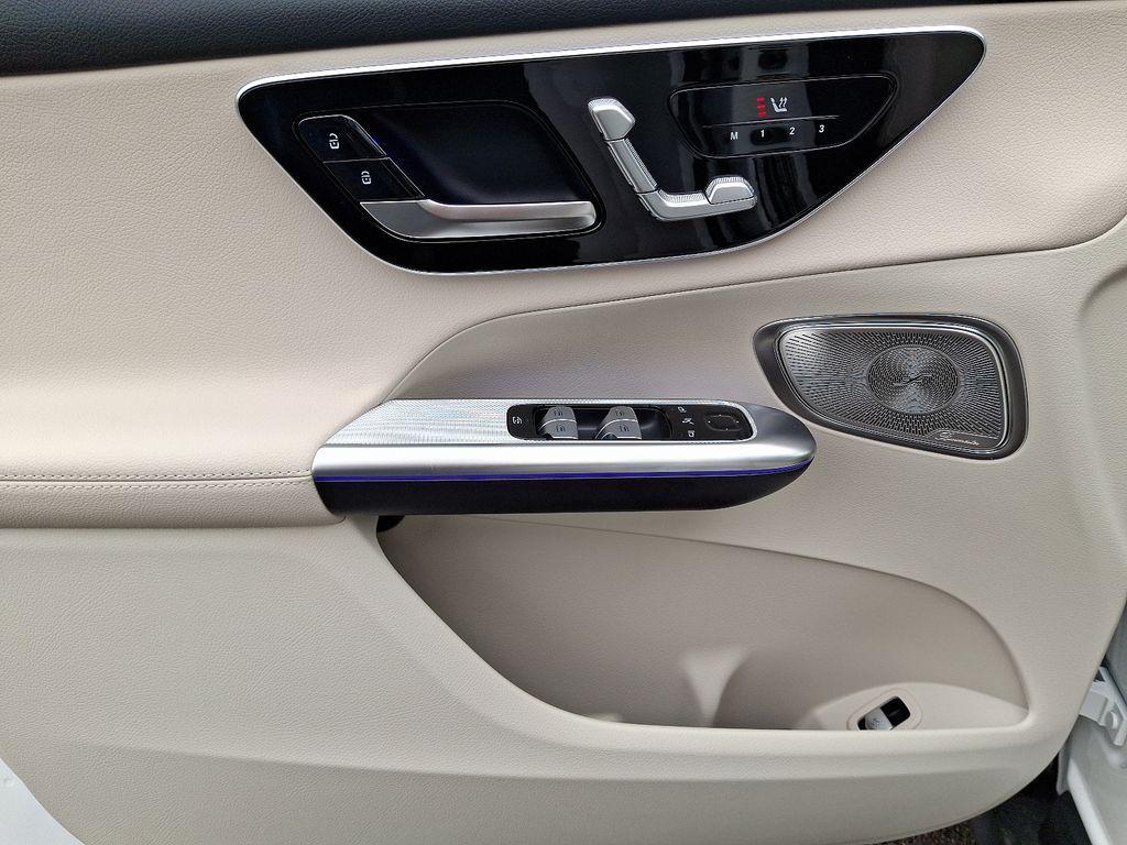 new 2025 Mercedes-Benz GLC 300 car, priced at $56,385