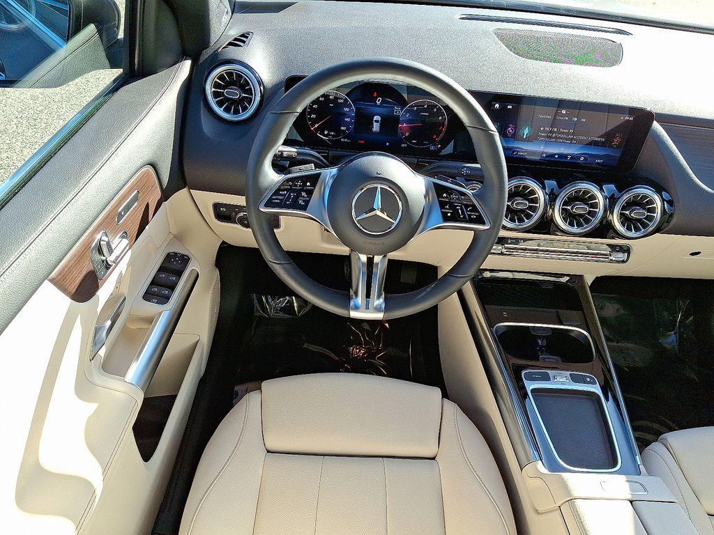 used 2025 Mercedes-Benz GLA 250 car, priced at $41,798