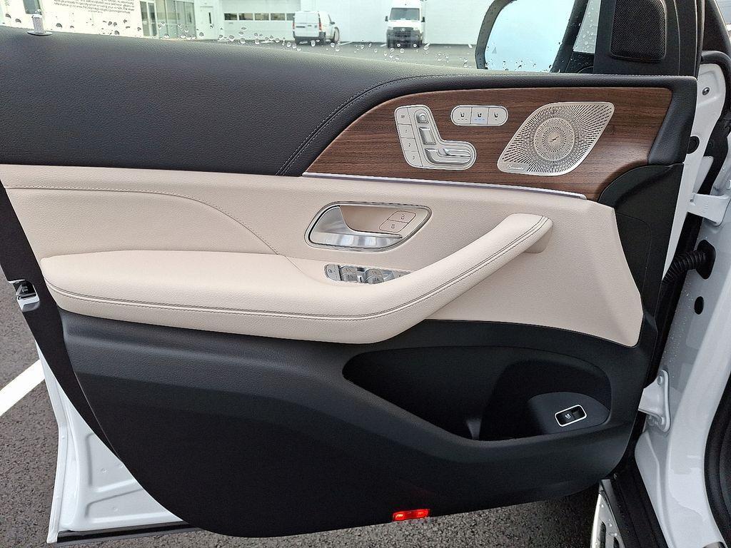 new 2026 Mercedes-Benz GLS 580 car, priced at $128,615