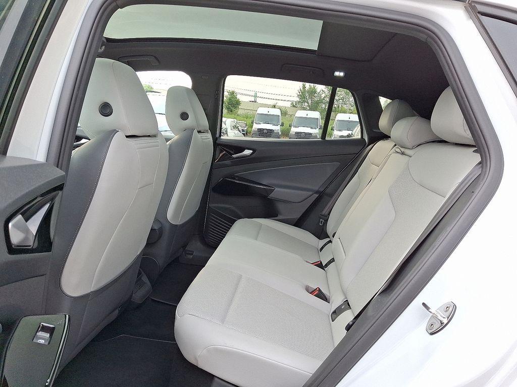used 2022 Volkswagen ID.4 car, priced at $21,391