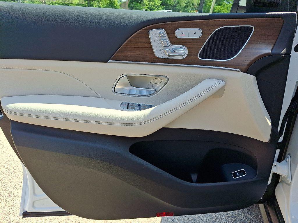 new 2025 Mercedes-Benz GLE 350 car, priced at $67,160