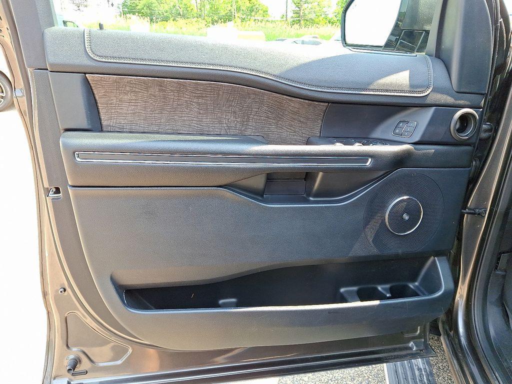 used 2021 Ford Expedition car, priced at $47,006
