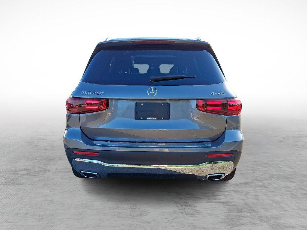 new 2025 Mercedes-Benz GLB 250 car, priced at $53,540