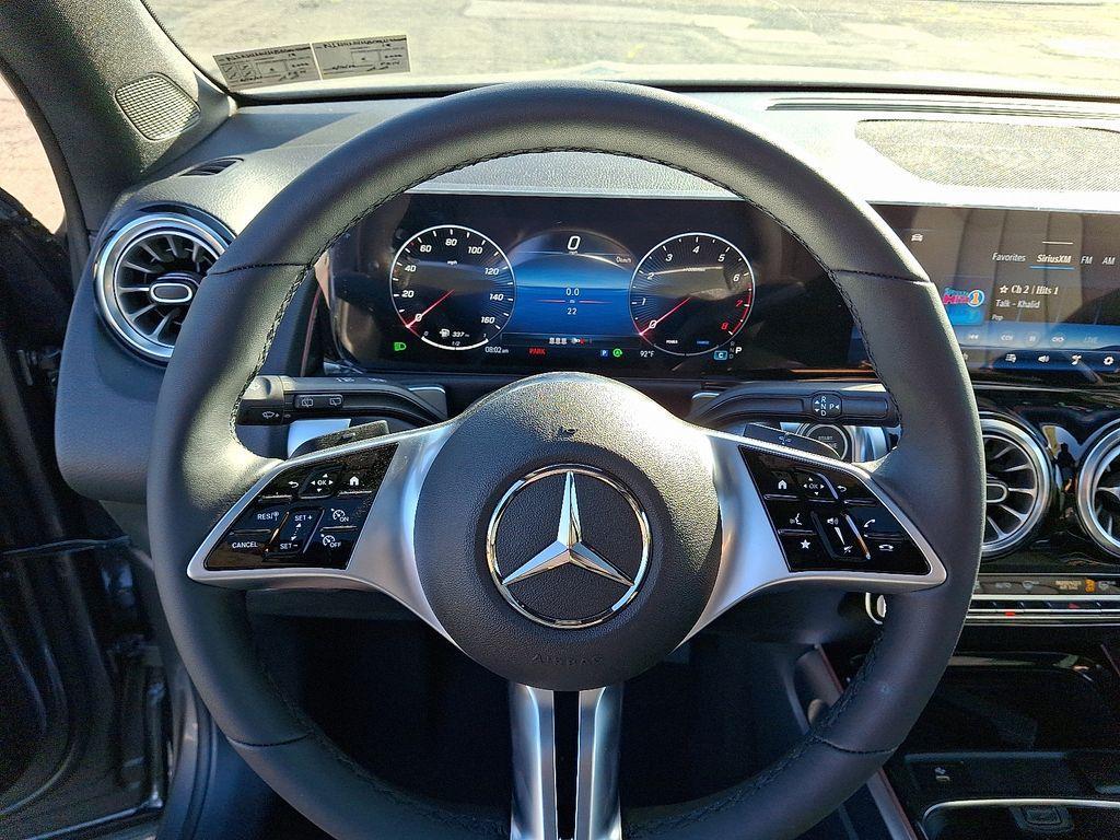 new 2025 Mercedes-Benz GLB 250 car, priced at $53,540