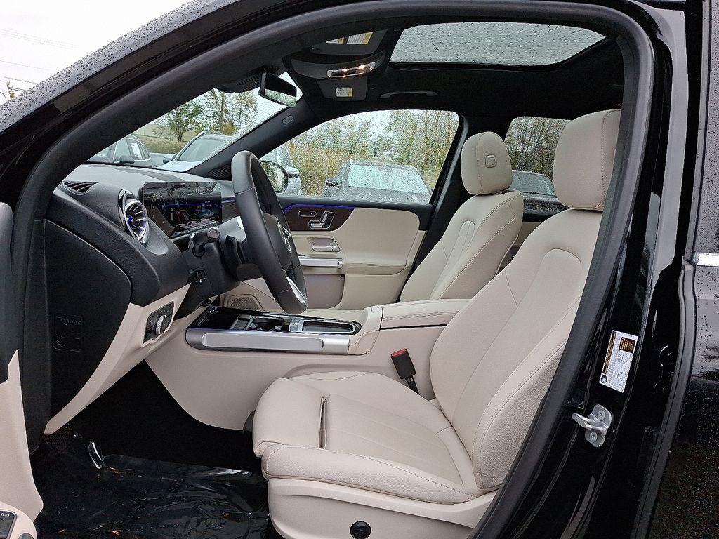 used 2025 Mercedes-Benz GLB 250 car, priced at $43,180