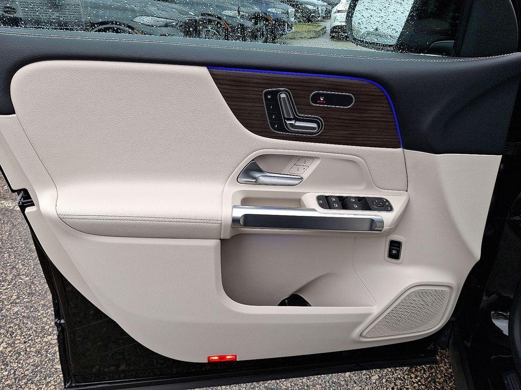 used 2025 Mercedes-Benz GLB 250 car, priced at $43,180