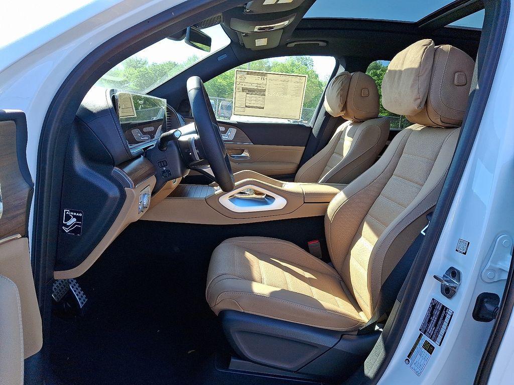 new 2025 Mercedes-Benz GLS 450 car, priced at $100,250