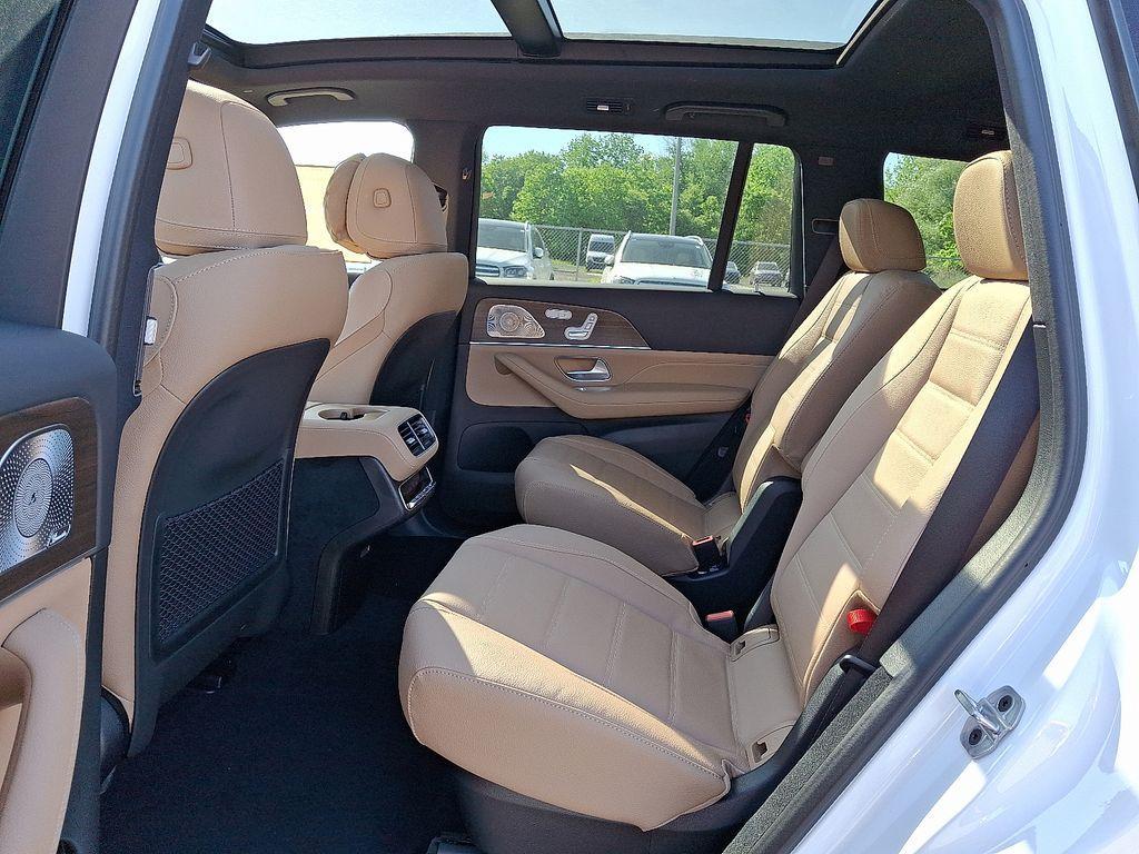 new 2025 Mercedes-Benz GLS 450 car, priced at $100,250