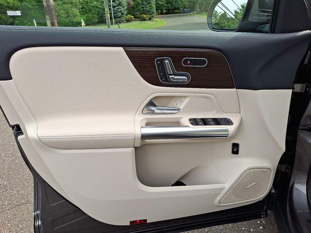 new 2026 Mercedes-Benz GLA 250 car, priced at $51,320