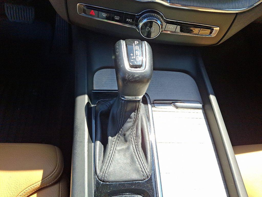 used 2020 Volvo XC60 car, priced at $25,122