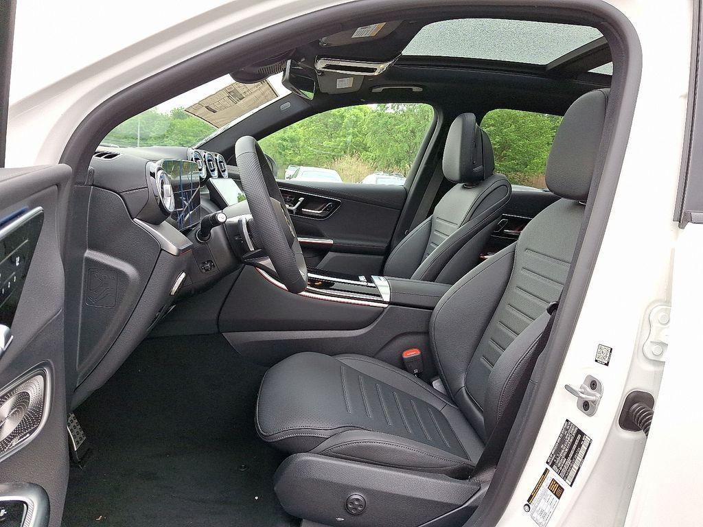 new 2025 Mercedes-Benz GLC 300 car, priced at $60,620