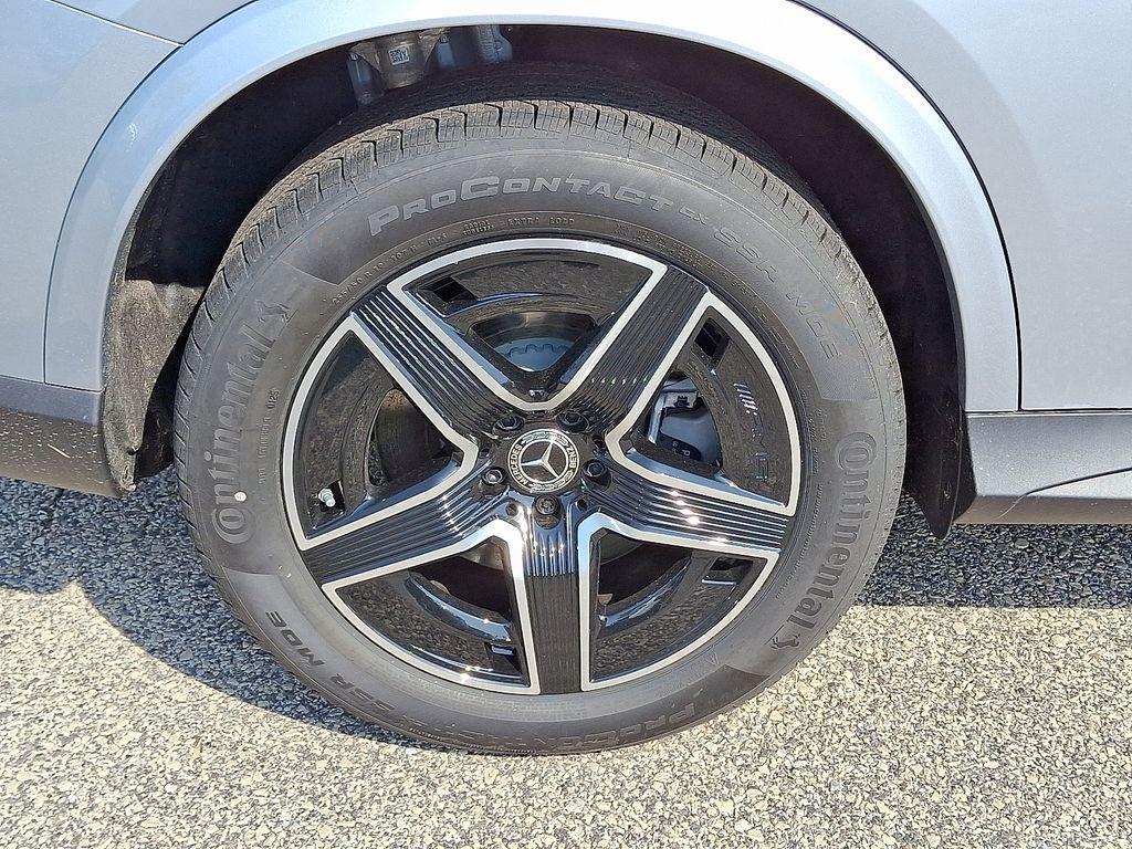 new 2025 Mercedes-Benz GLC 350e car, priced at $69,295