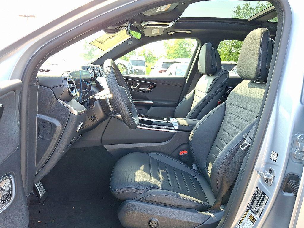 new 2025 Mercedes-Benz GLC 350e car, priced at $69,295