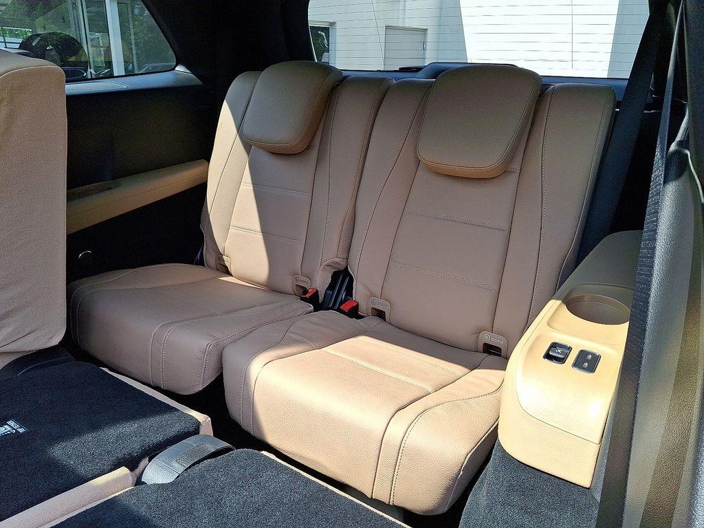 new 2025 Mercedes-Benz GLS 450 car, priced at $102,570