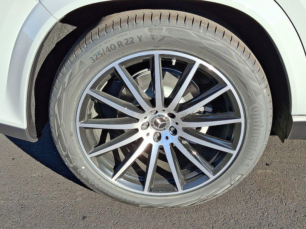 new 2026 Mercedes-Benz GLS 580 car, priced at $128,270