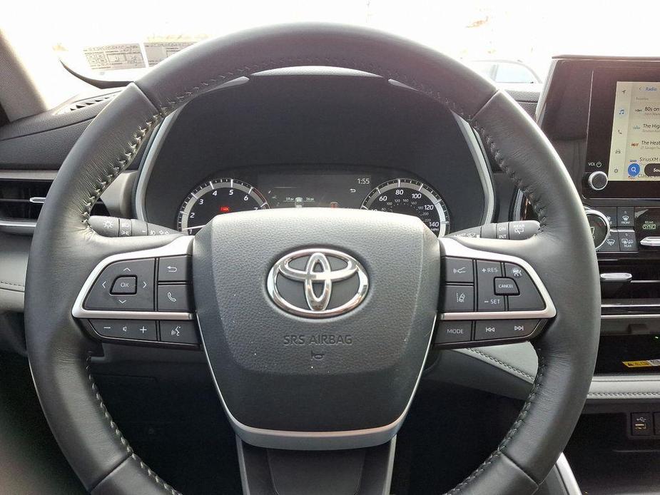 used 2023 Toyota Highlander car, priced at $38,963