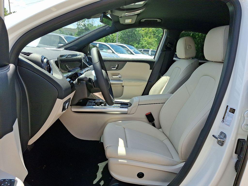 new 2025 Mercedes-Benz GLA 250 car, priced at $44,250