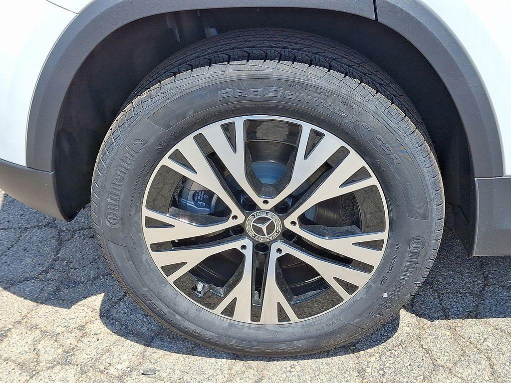 new 2025 Mercedes-Benz GLA 250 car, priced at $44,250