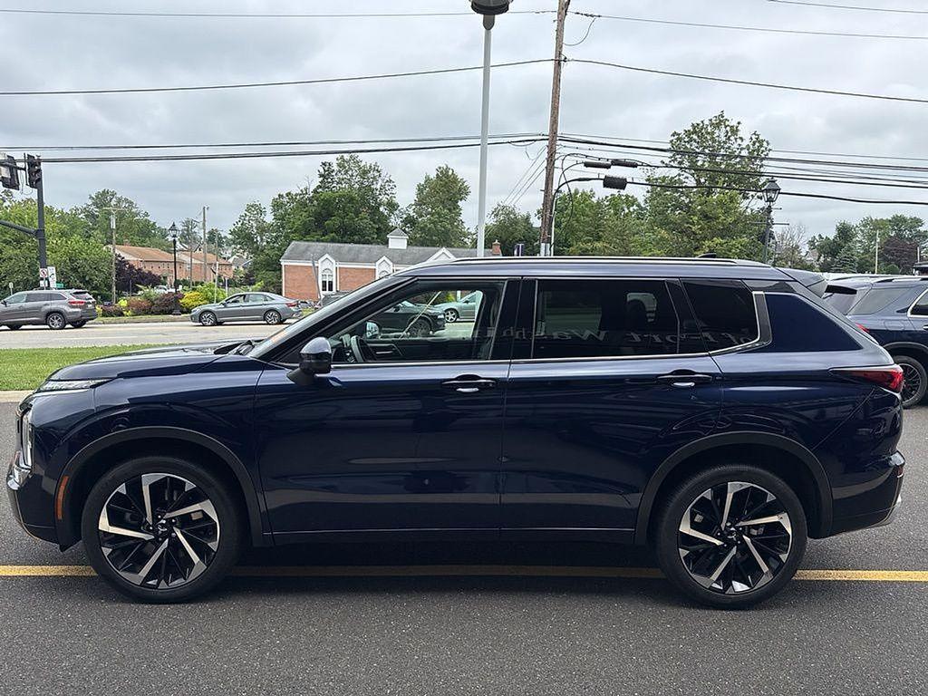 used 2022 Mitsubishi Outlander car, priced at $25,867