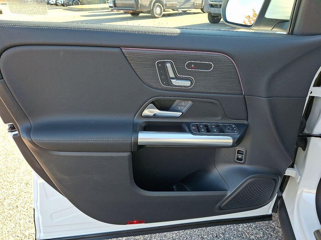 used 2025 Mercedes-Benz GLA 250 car, priced at $41,998